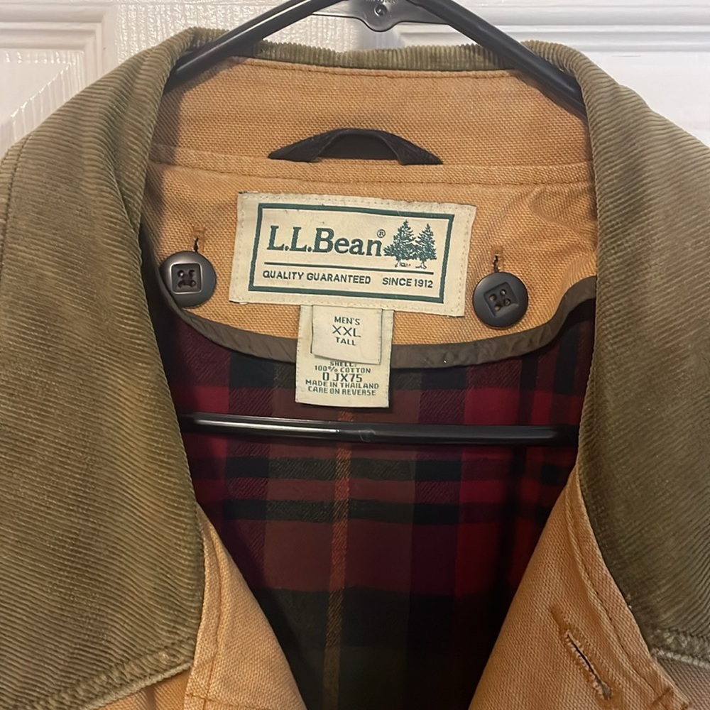 IN AMAZING CONDITION! FULLY LINED LL BEAN BARN COAT - Picture 2 of 4